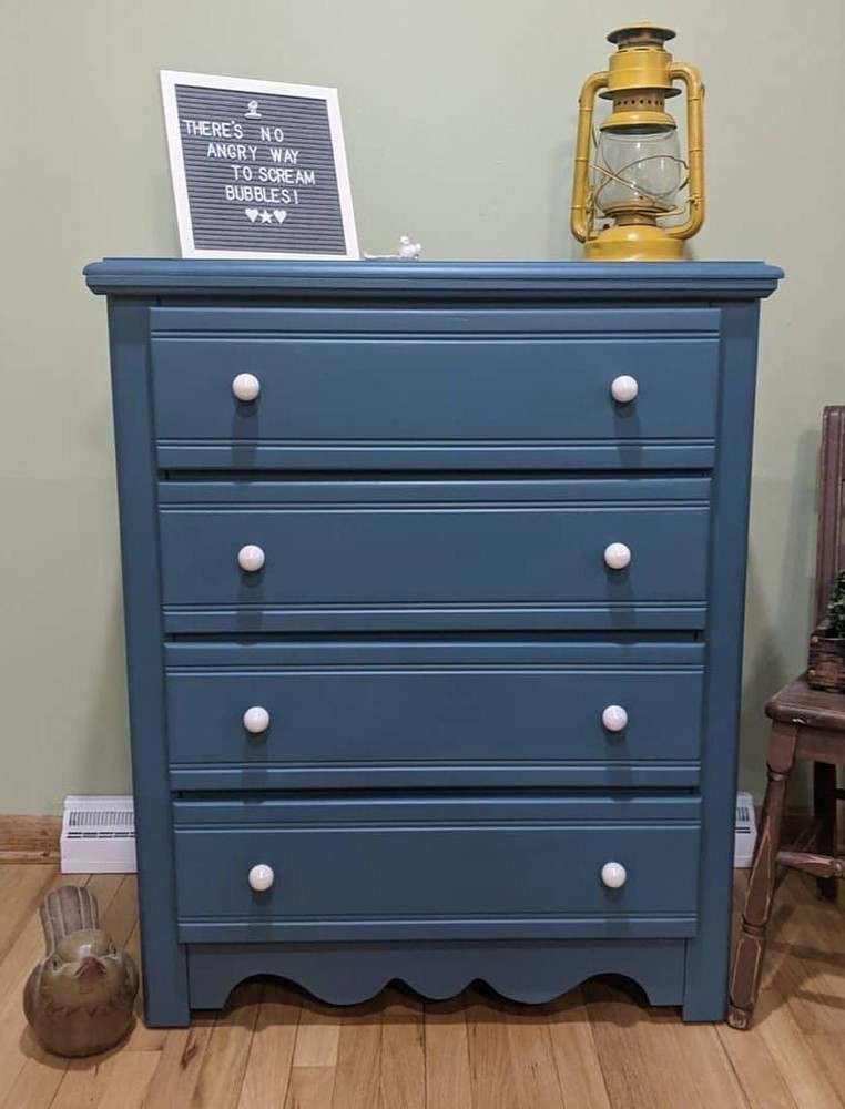 1-1/4" Ball Design Knob White Pearlized