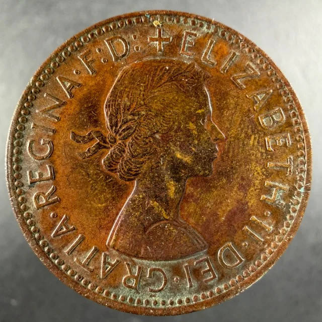 1966 Great Britain Half Penny Sharp Features Golden Hind