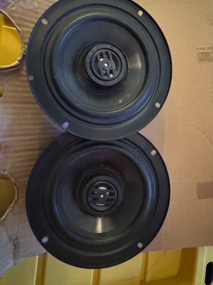 Harley part 76000096 (x2) OEM speakers