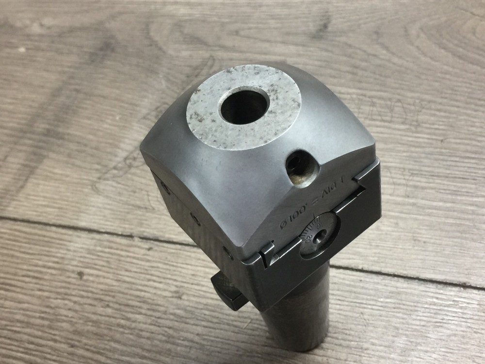 UNIVERSAL ENG 200 KWIK SWITCH W. CRITERION S-2 BORING HEAD 1/2 " CAP