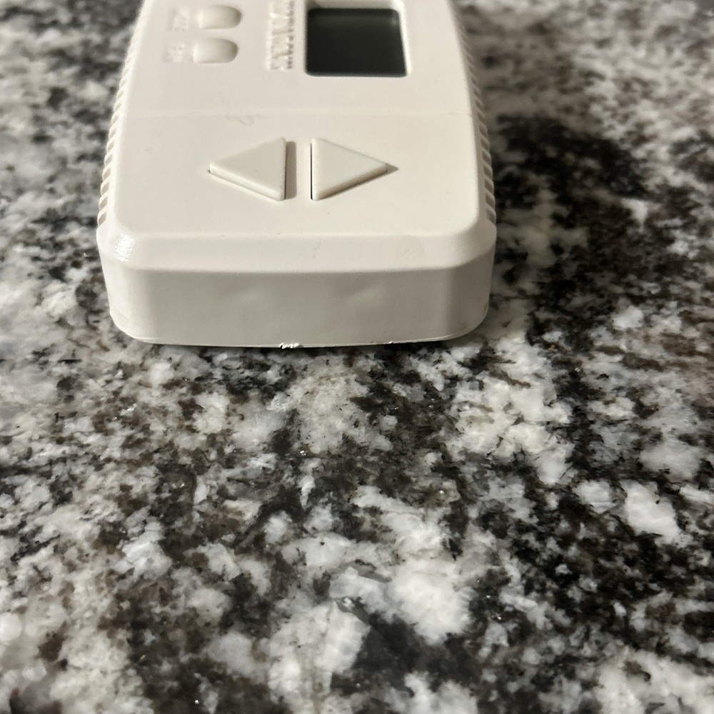 Totaline Digital Thermostat / White /TSTATCRBSS01