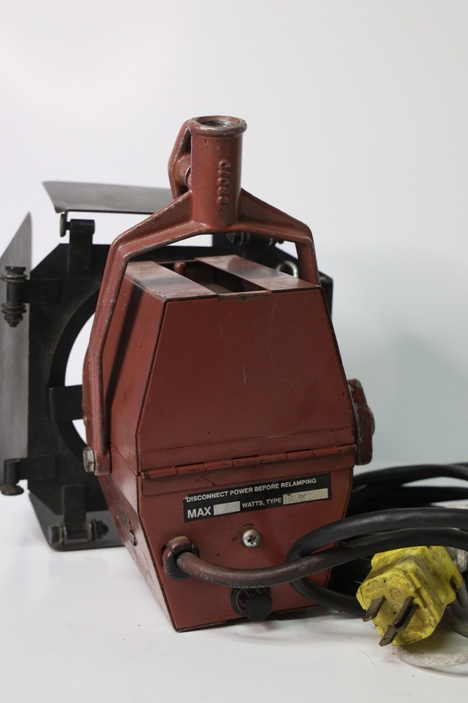 Mole Richardson 200watt Mini-Mole Type #2801 AKA Inkie