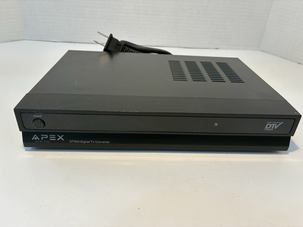 Apex Digital TV Converter Box. DT 502. Powers On. Untested. No Remote.