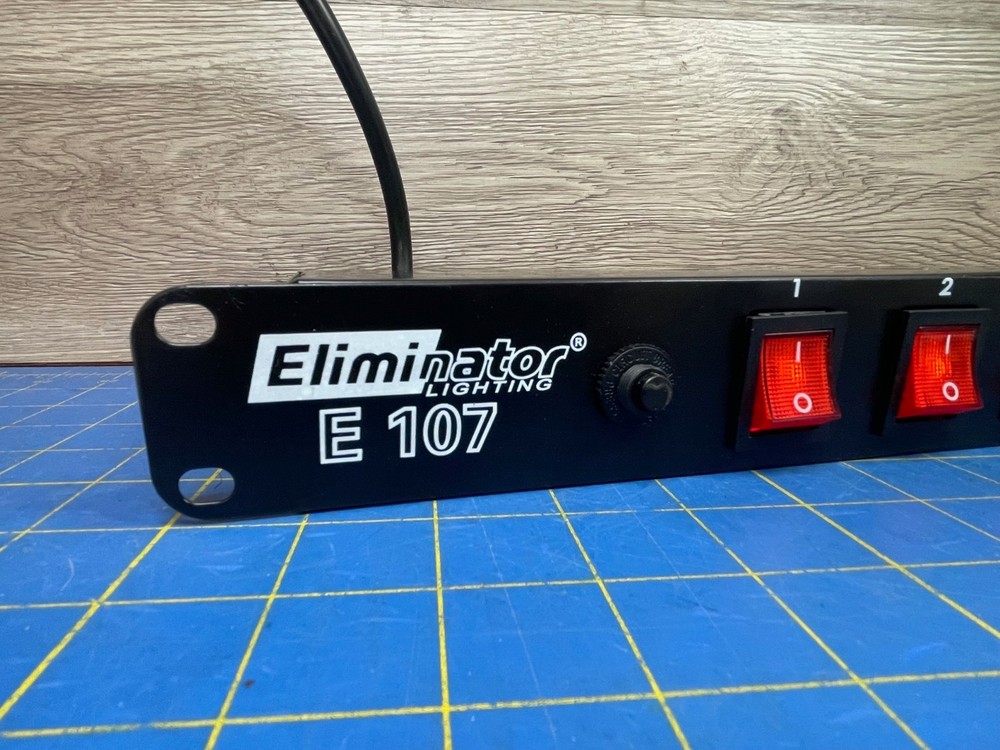 Eliminator Lighting Controller E-107 Rack Mount 8-Switch Power Strip Center 115V