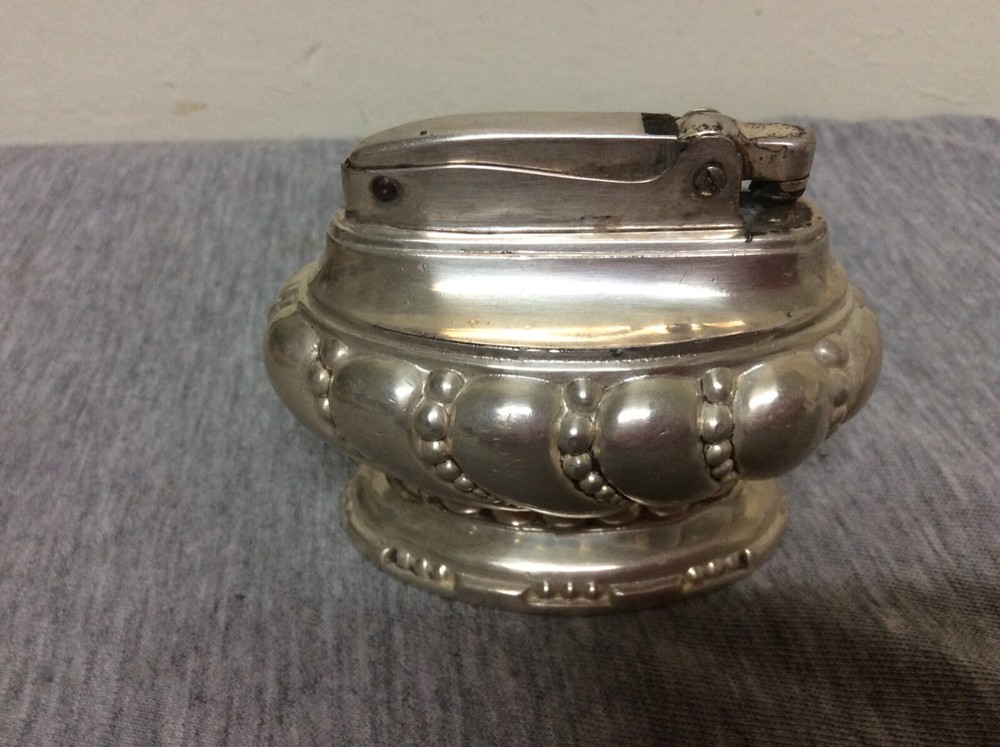 Vintage Ronson Crown Silverplated Tabletop Cigarette Lighter