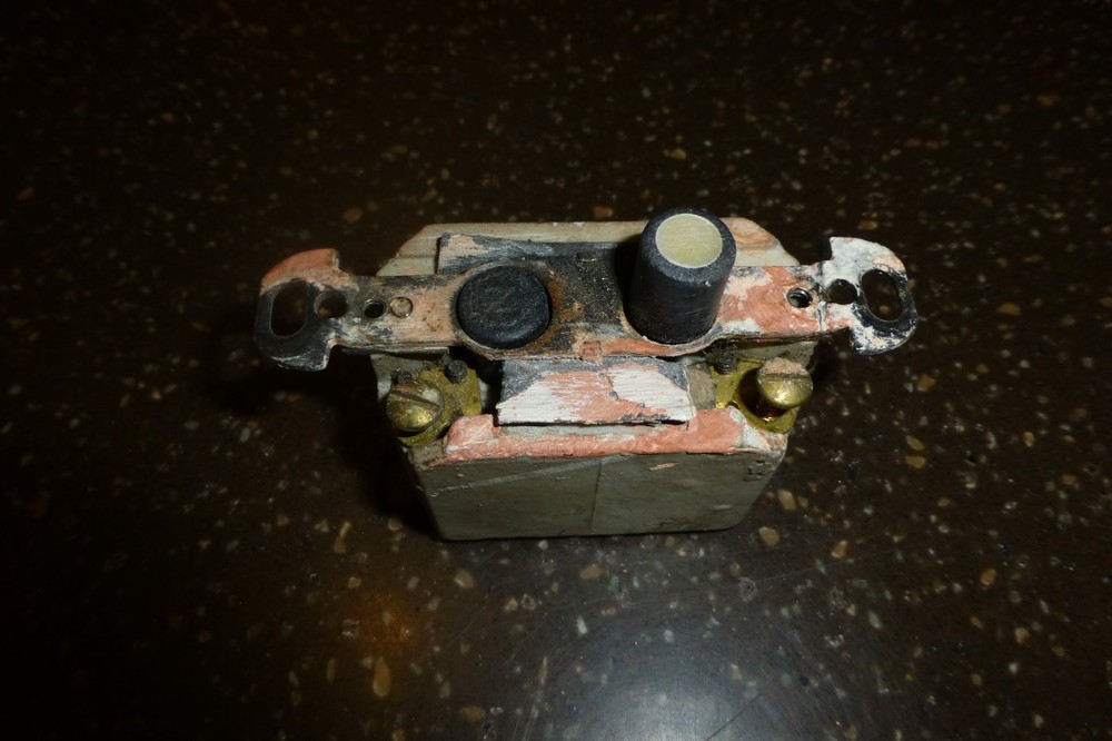 vintage push button light switch HH 8357