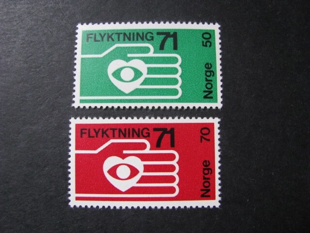 Norway Stamp Set Scott # 572-573 Never Hinged Unused