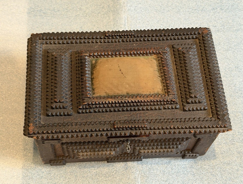 Primitive Tramp Box
