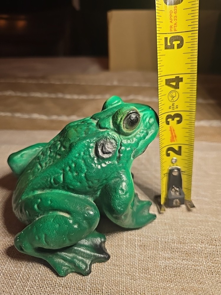 Vintage Heavy Frog Concrete
