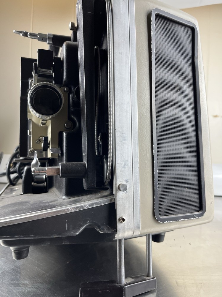 16mm GRAFLEX PROJECTOR