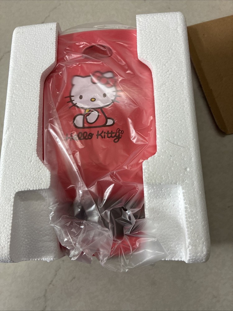 Hello Kitty Cake Pop Maker with Sticks Includes Cake Pop Sticks New In Box