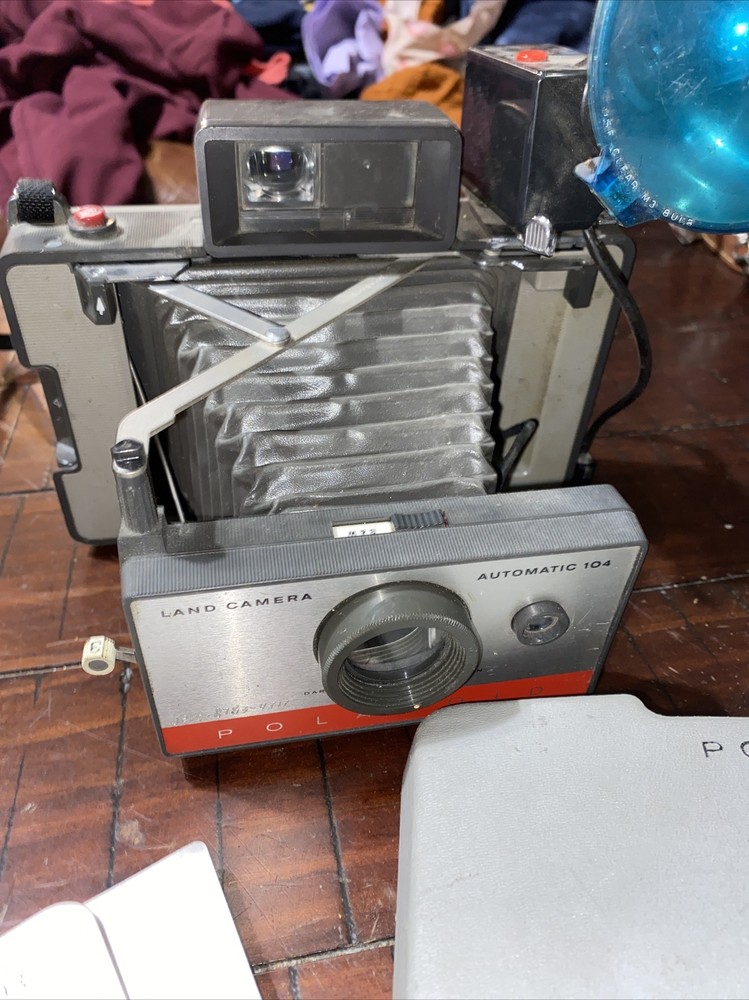 Vintage Polaroid Automatic 104 Land Camera with flash Not Tested