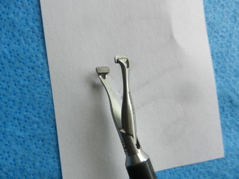Aesculap Surgical Laparoscopic 10mm 40cm Babcock Grasping Forceps