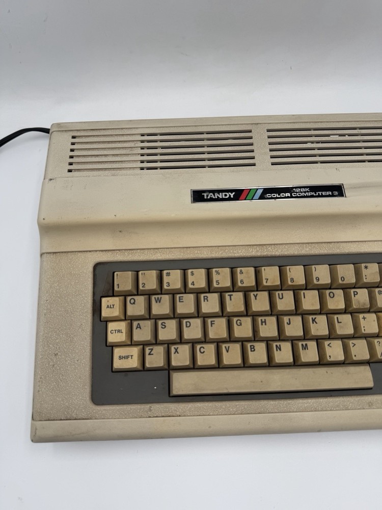 Radio Shack Tandy TRS-80 Color Computer 3 26-3334 CoCo 3 Read Description