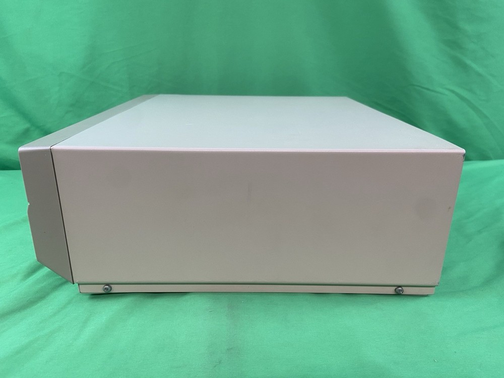 Commodore Amiga A2000 A2000HD/1 - Powers On/No Hard Drive- Great Condition!