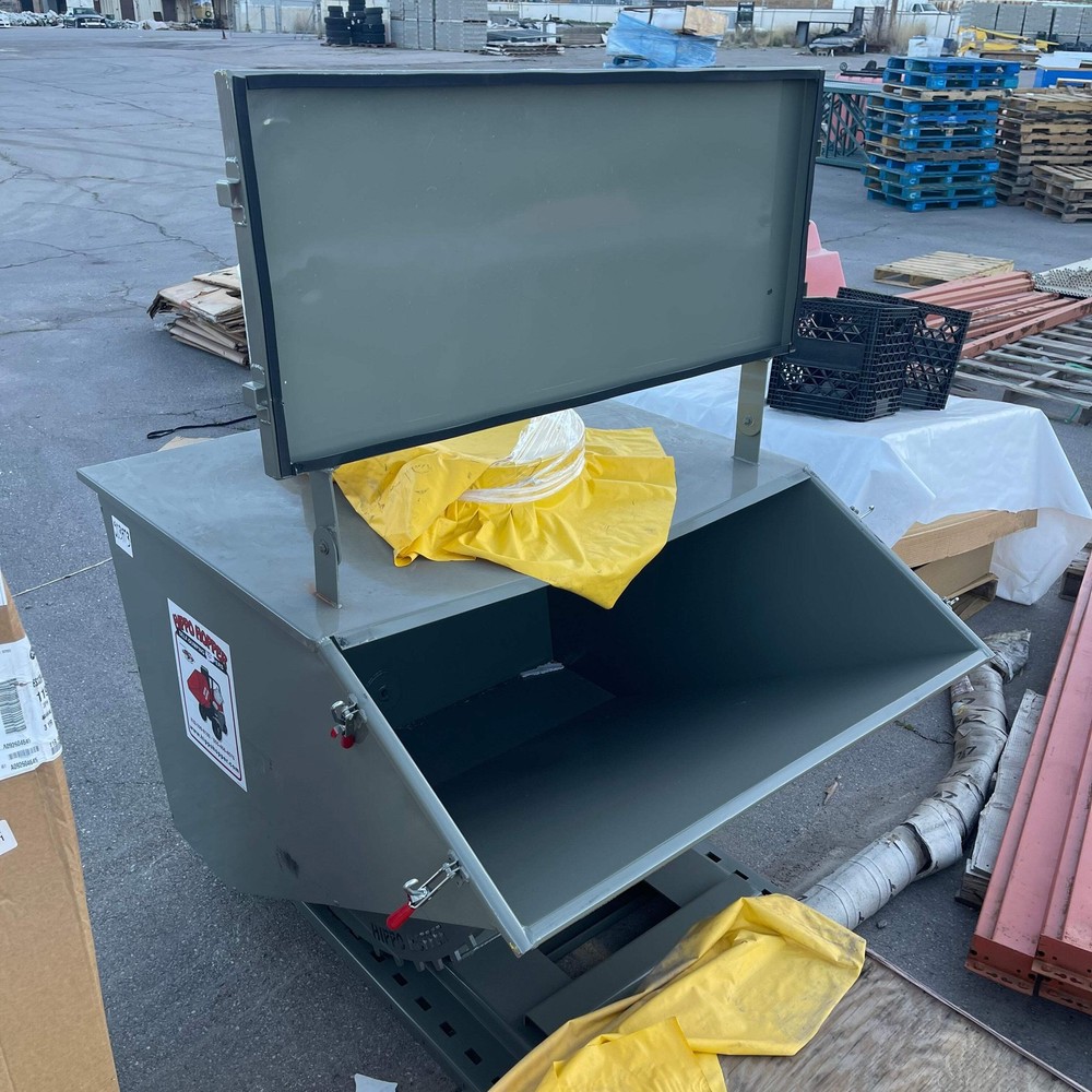 FAB CORP Hippo Hopper Self Dumping Gray HH32-DUSTDR