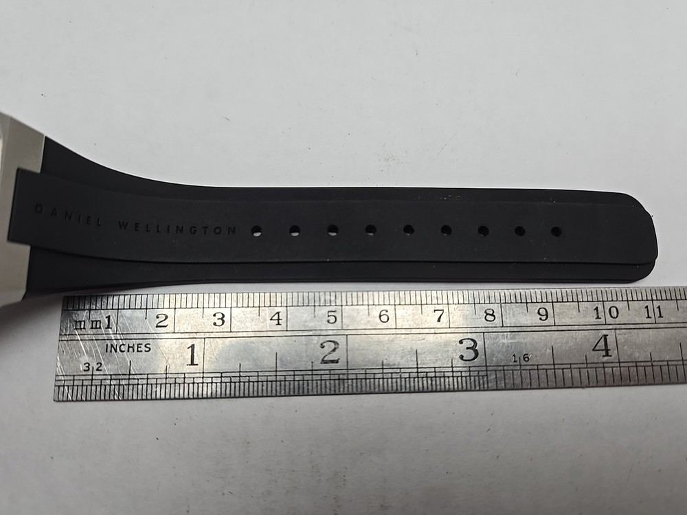 Daniel Wellington Switch Smartwatch Case for Apple 40mm Silver Black Rubber