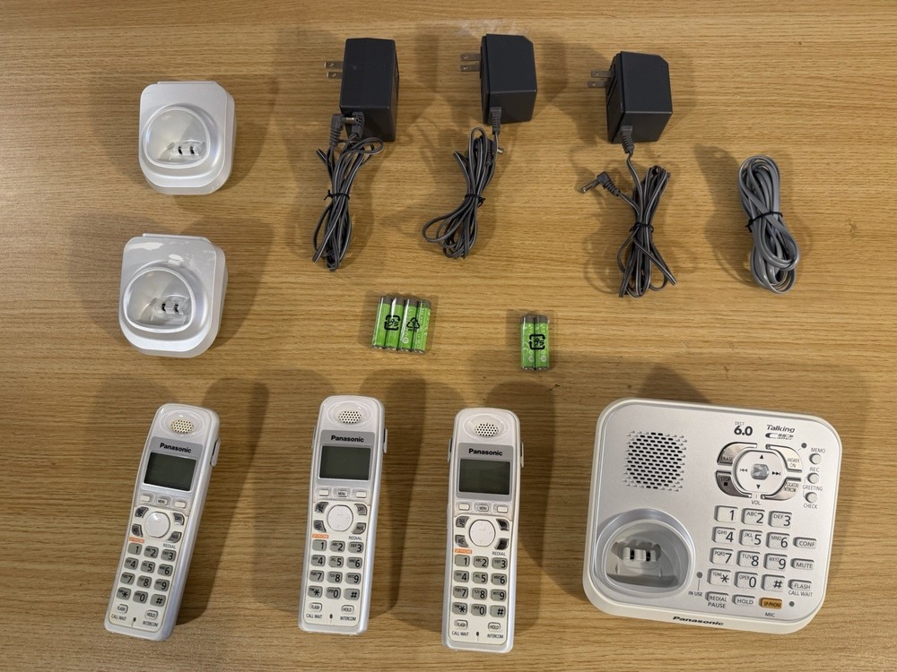 Panasonic KX-TG9341S Dect 6.0 Telephone With 3 Handsets