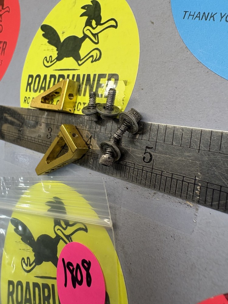 RC PAN CAR SERVO MOUNTS 1PR. / USED