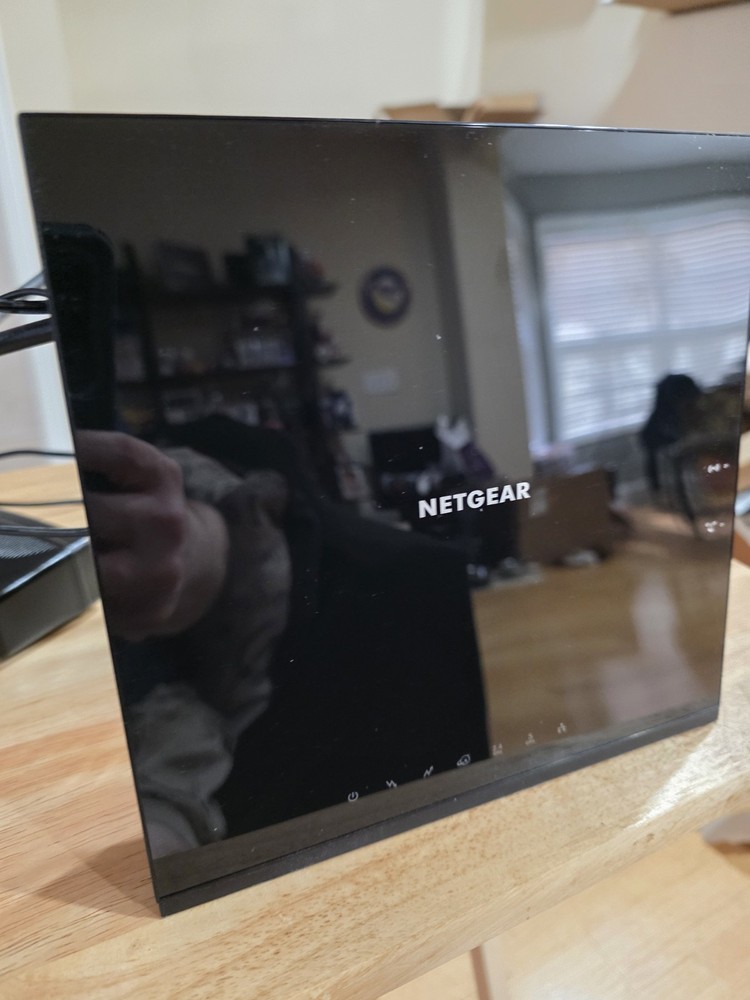 NETGEAR 93 AC1600 Wirelees Router & Modem