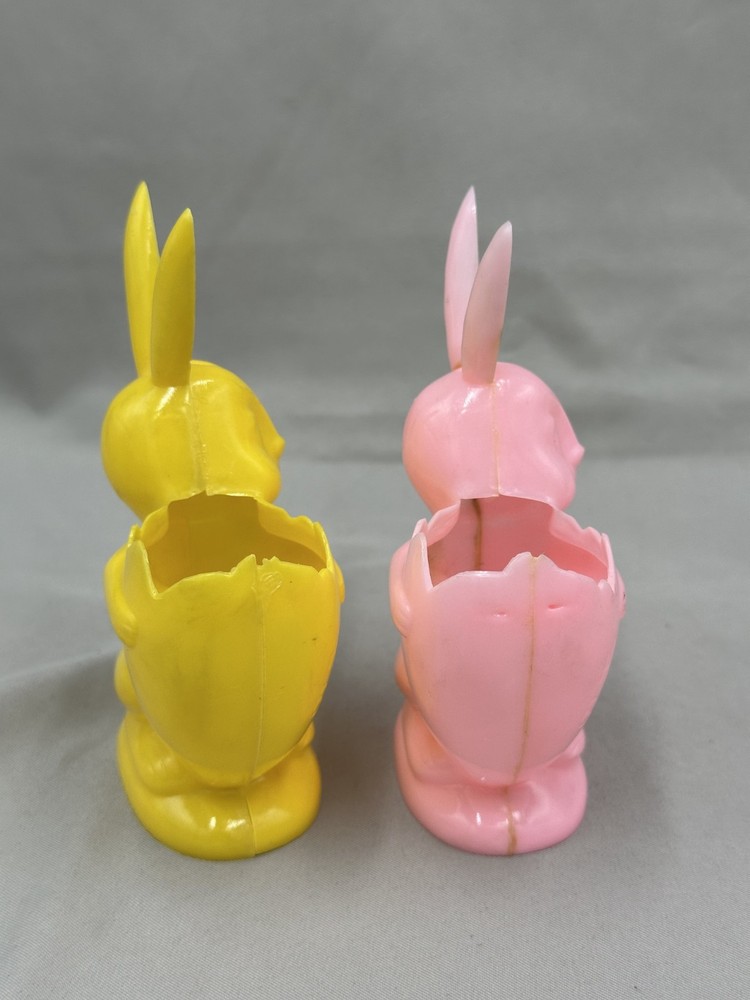 c 1950 ROSBRO Egg EASTER BUNNY Rabbit CANDY CONTAINER Toy Hard Plastic Vintage