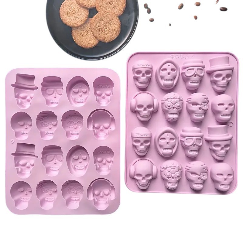 Silicone Ice Cube Tray / Treat Mold Bakeware - Skulls - New