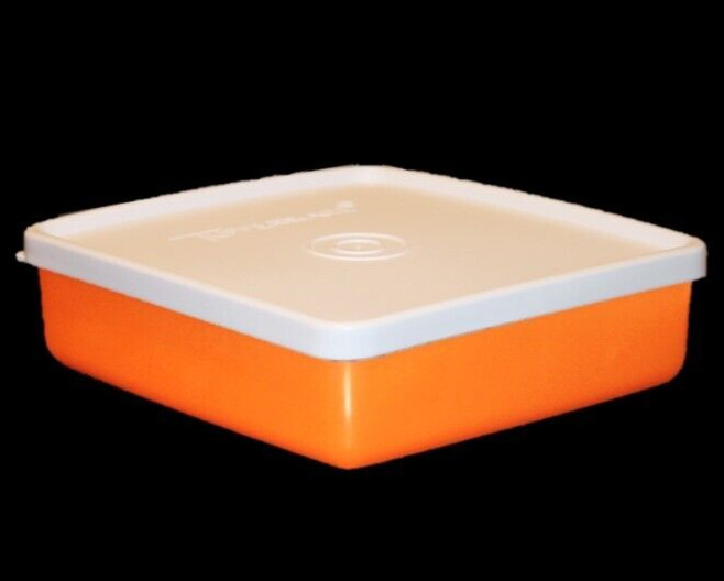 Tupperware Square Away Keeper Single Square Round Orange & White NEW ❤️