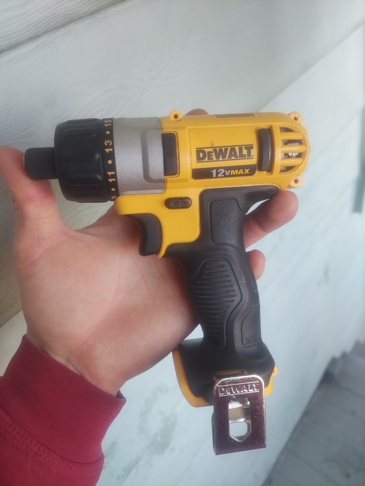 DeWALT DCF610  12V Max 1/4" Screwdriver.  Impact  Gun .Tool only.
