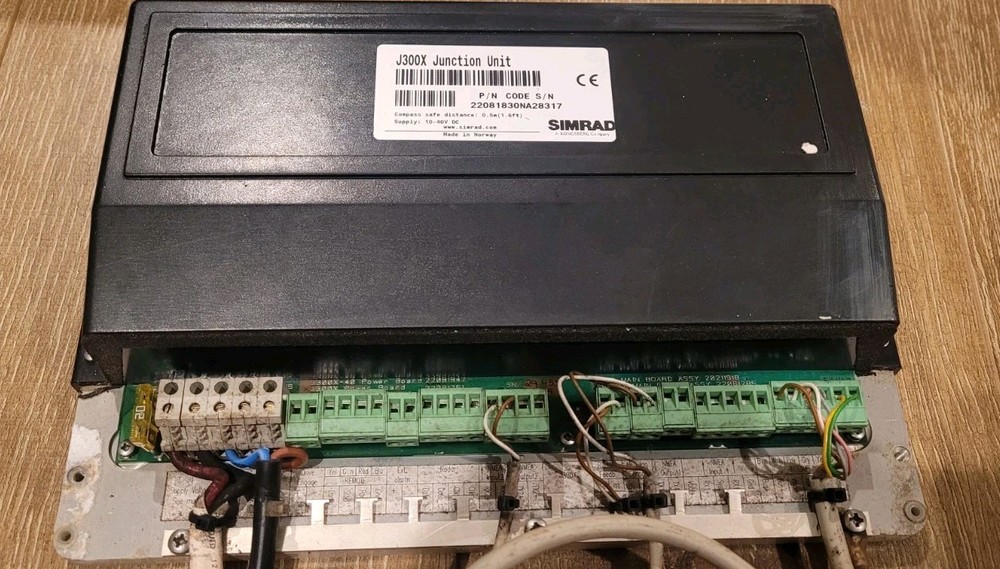 SIMRAD J300X Junction Unit