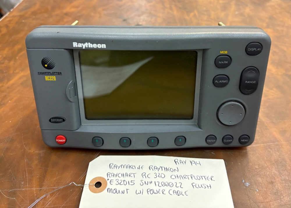 RAYMARINE/RAYTHEON RAYCHART RC320 CHARTPLOTTER #E32015 SN#1200022 FLUSH MOUNT...