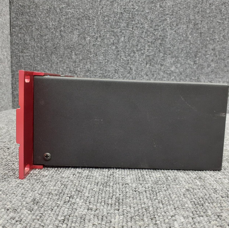 LINE6 POD XT PRO Multi-Effects Processor Guitar Pedal Red Main Unit Only Used