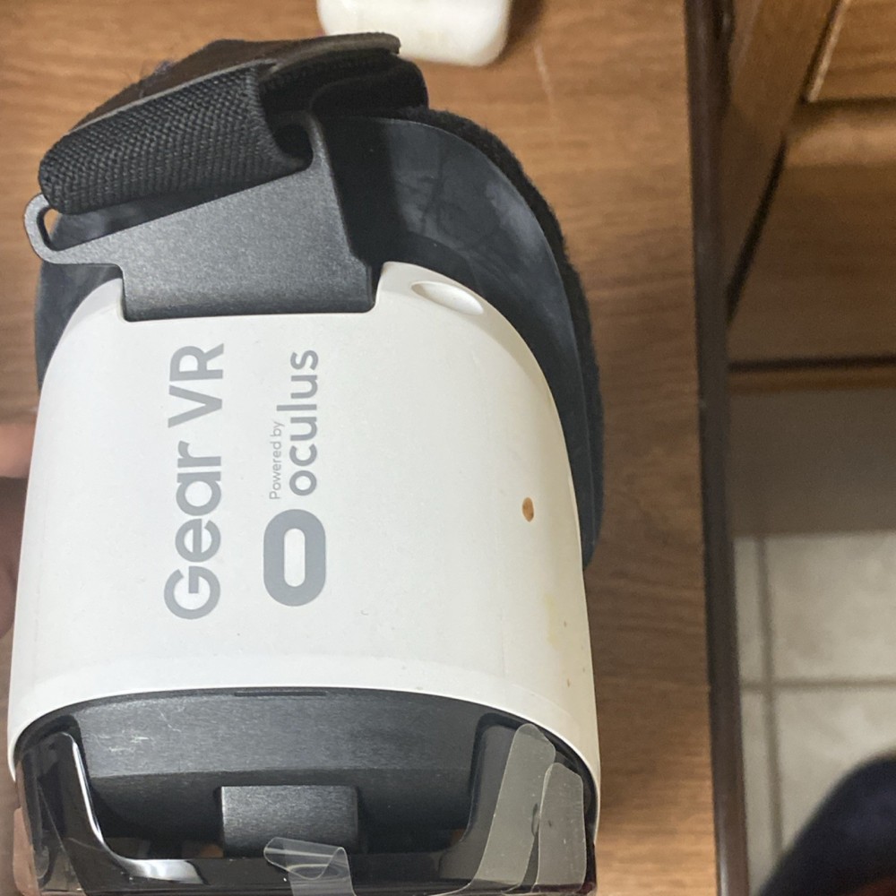 Samsung Gear VR Smartphone VR Headset White Black