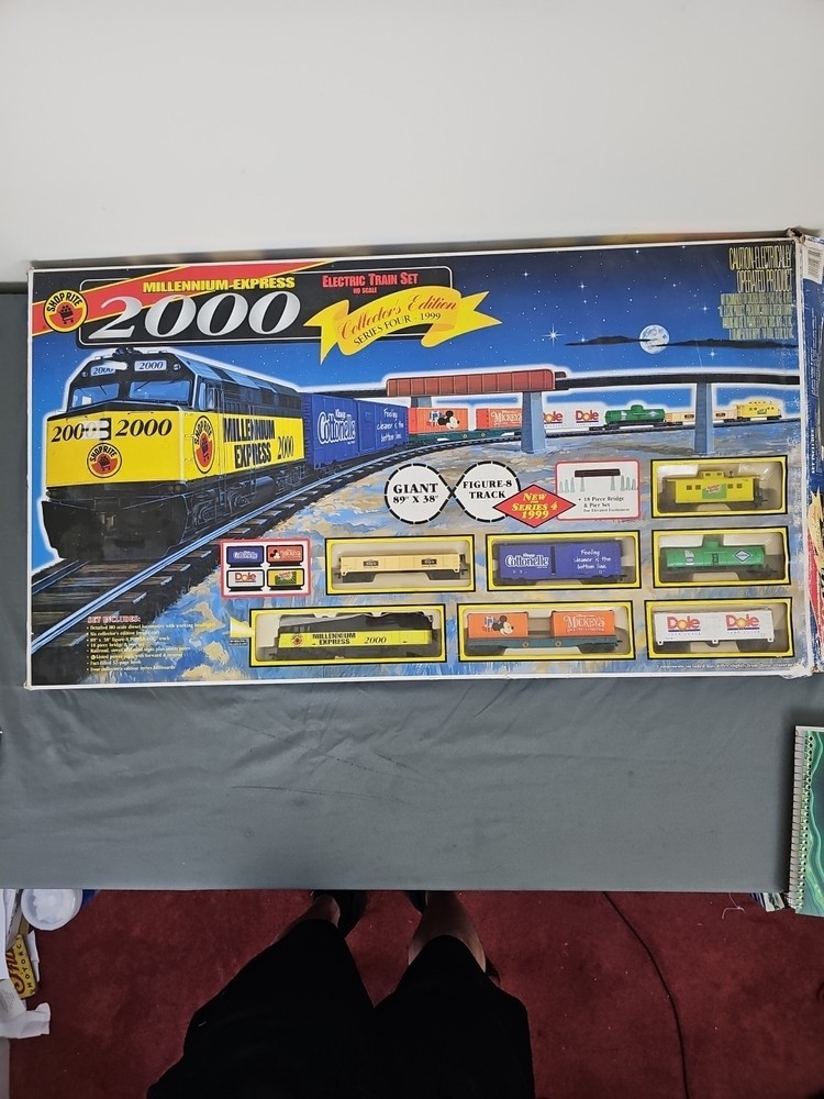 ShopRite Millenium Express 2000 Collector's Edition Electric Train Set Series 4#