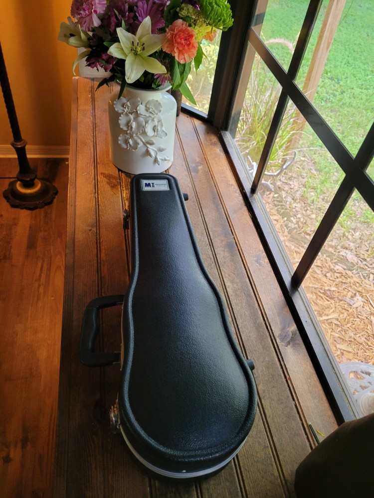 MTS PRODUCTS 1/4 ? VIOLIN CASE / See Pics For Size/Dimensions Nice Condition