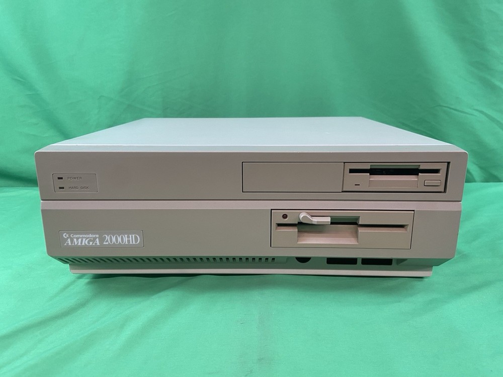 Commodore Amiga A2000 A2000HD/1 - Powers On/No Hard Drive- Great Condition!