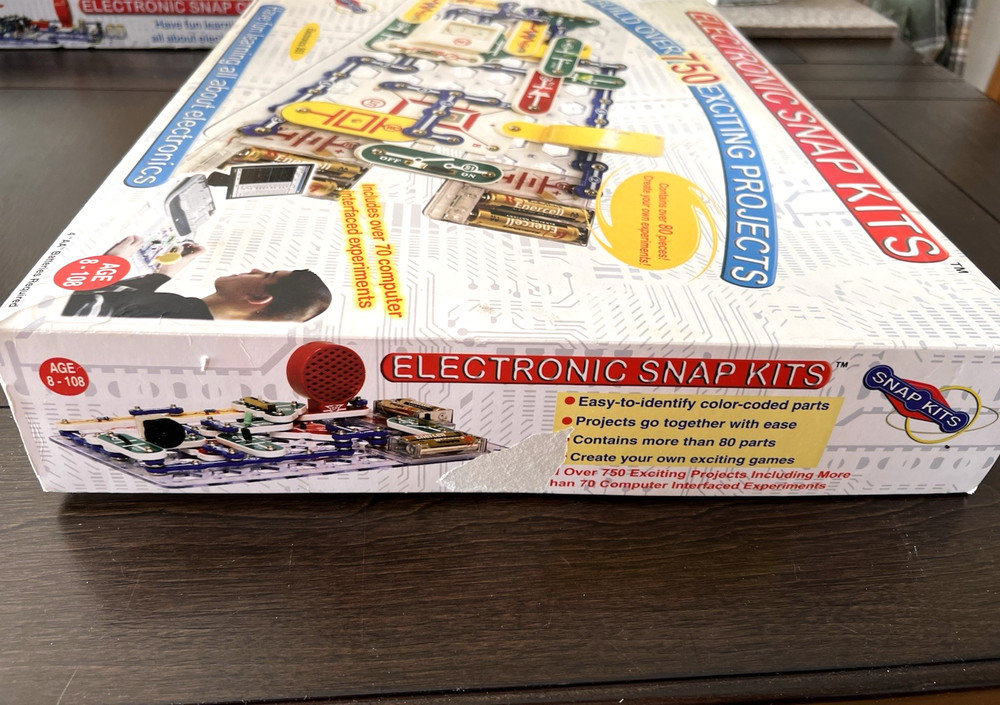 Elenco Electronics Snap Circuits Extreme 750 Experiments Kit (SC750)