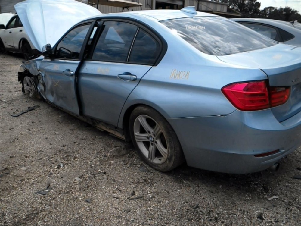 320I 2013 Fuse Box Cabin 104909221
