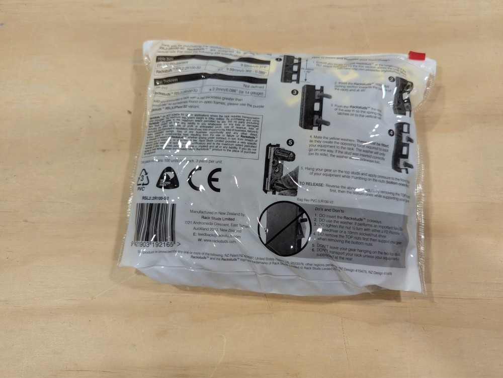Rackstuds R100 Rack Mount Solution Series II RSL2.2R100-S2 100 Pack