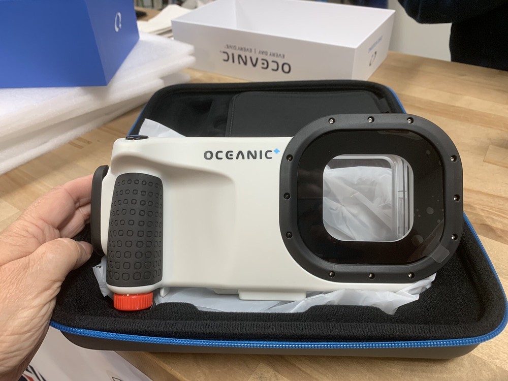 Oceanic+ Smart Housing for iPhone