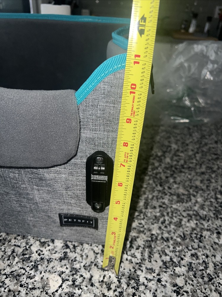 Pets fit pet carrier for car