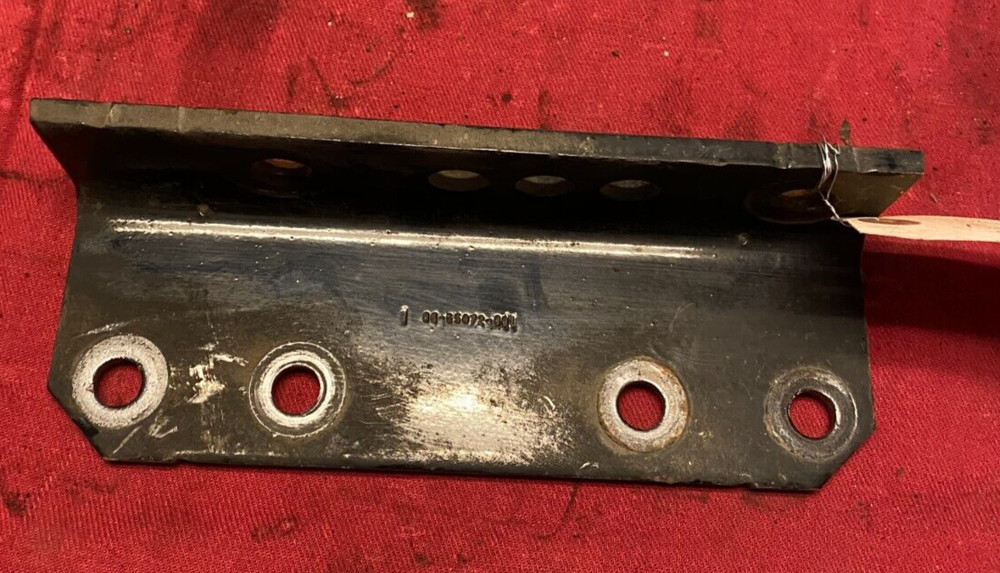 FREIGHTLINER BATTERY BOX BRACKET, MOUNT 06-65072-001