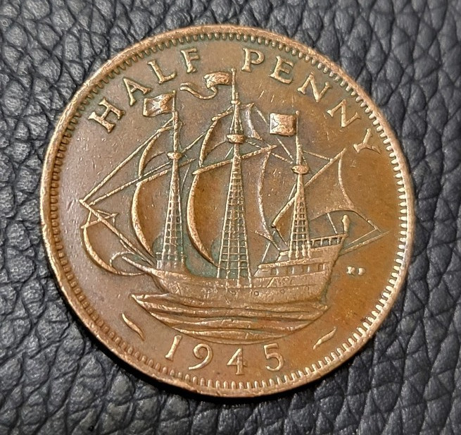 1945 Great Britain Half Penny Coin