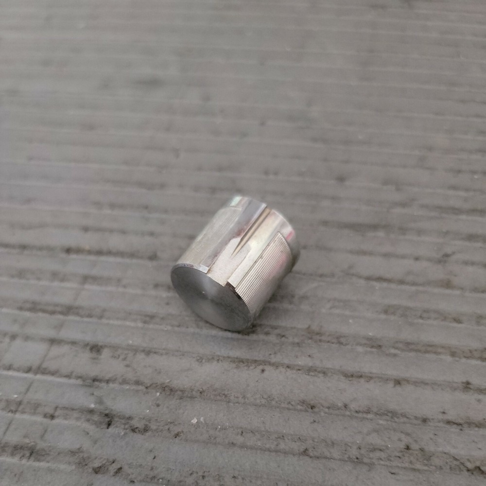 Aiwa M200 Cassette Deck Output Level Knob