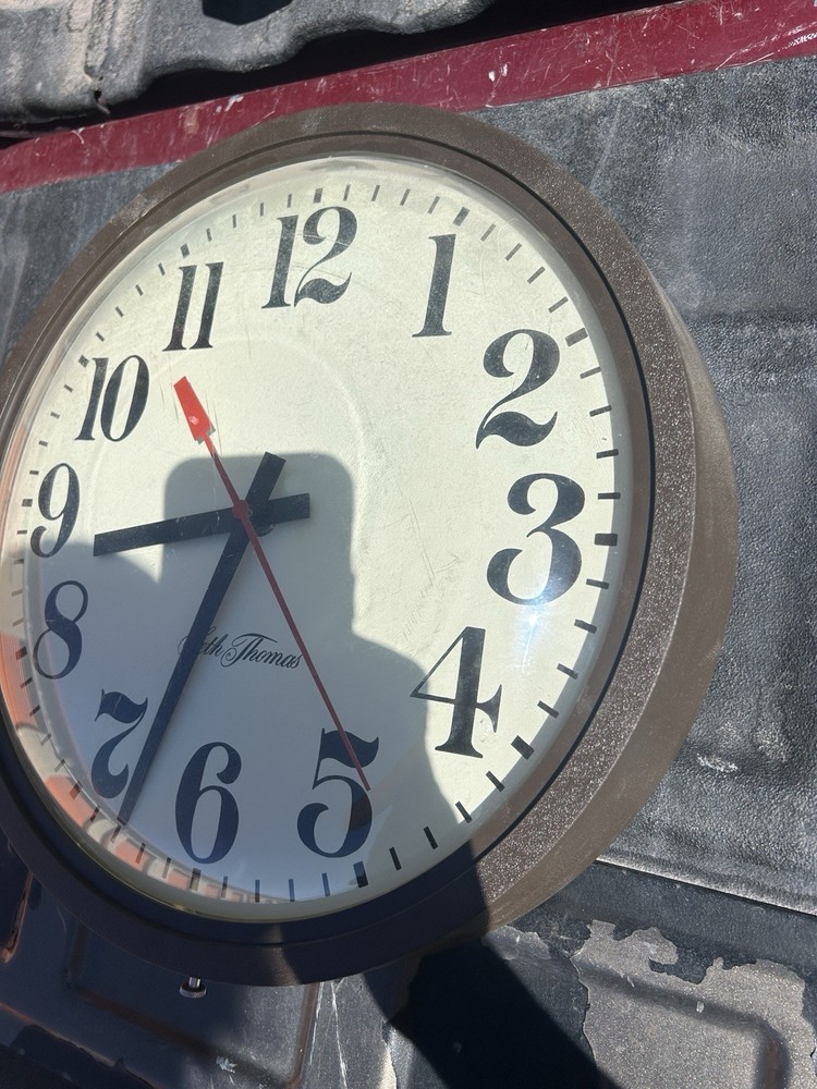 Seth Thomas Vintage Electric Wall Clock