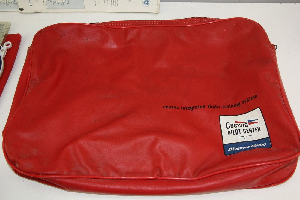 Vintage 1972 Cessna 150 Plane Flight Computer, Manual, Maps Training System Bag