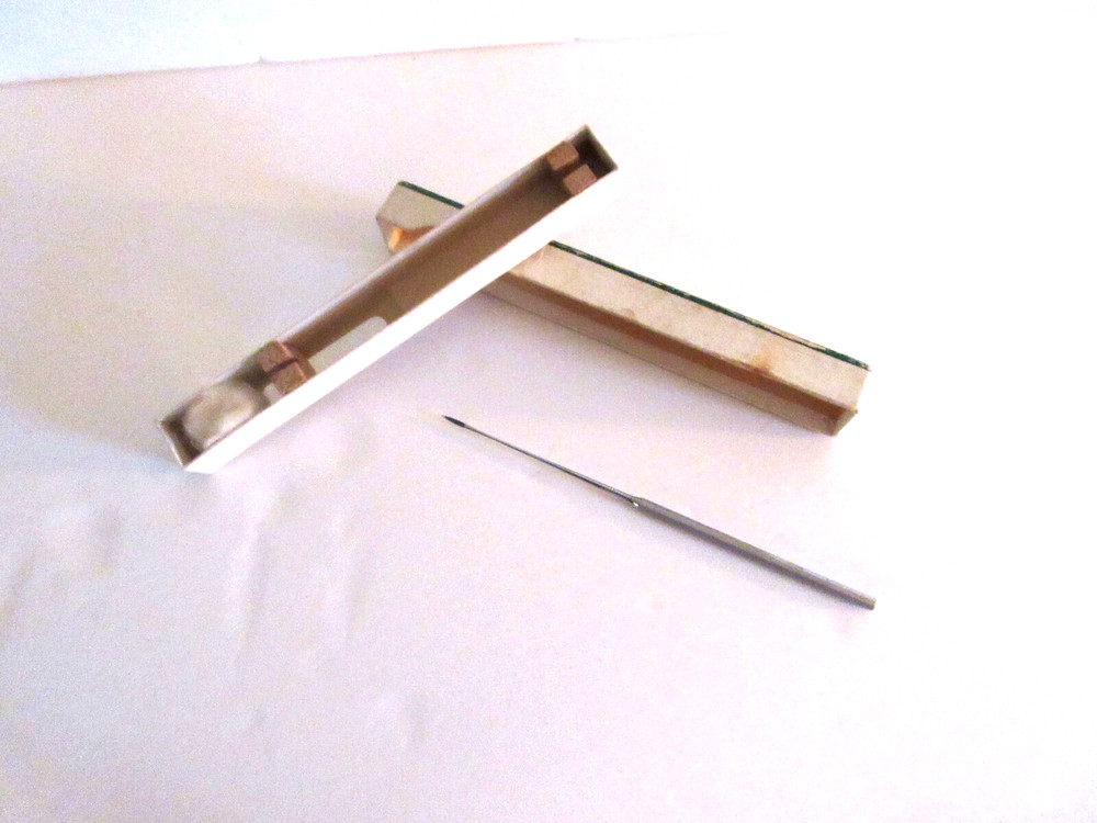 VINTAGE CLAY ADAMS MEDICAL/DISSECTING TOOL