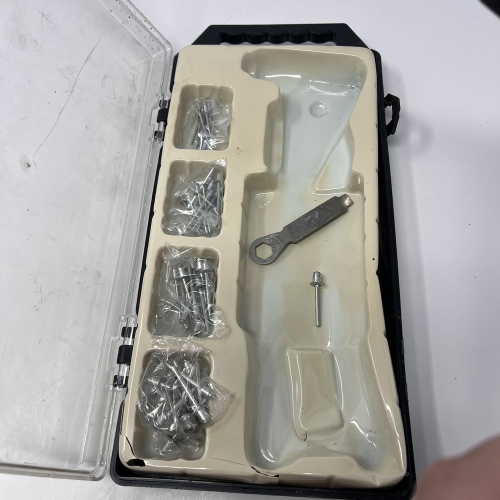 PERFORMANCE TOOL W2017C Hand Riveter Set - Rivet Set with Rivets Works Great