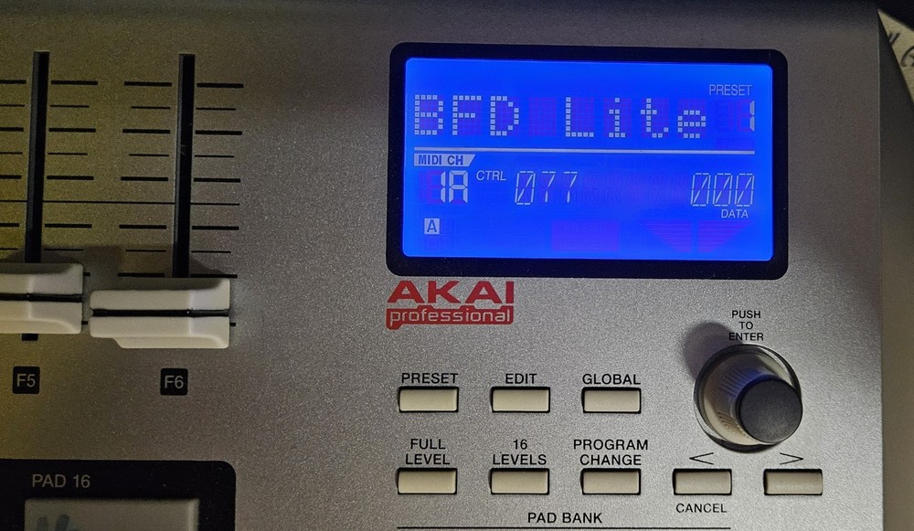 Akai Pro MPD24 USB MIDI Controller with Display - 16 Velocity Sensitive Pads