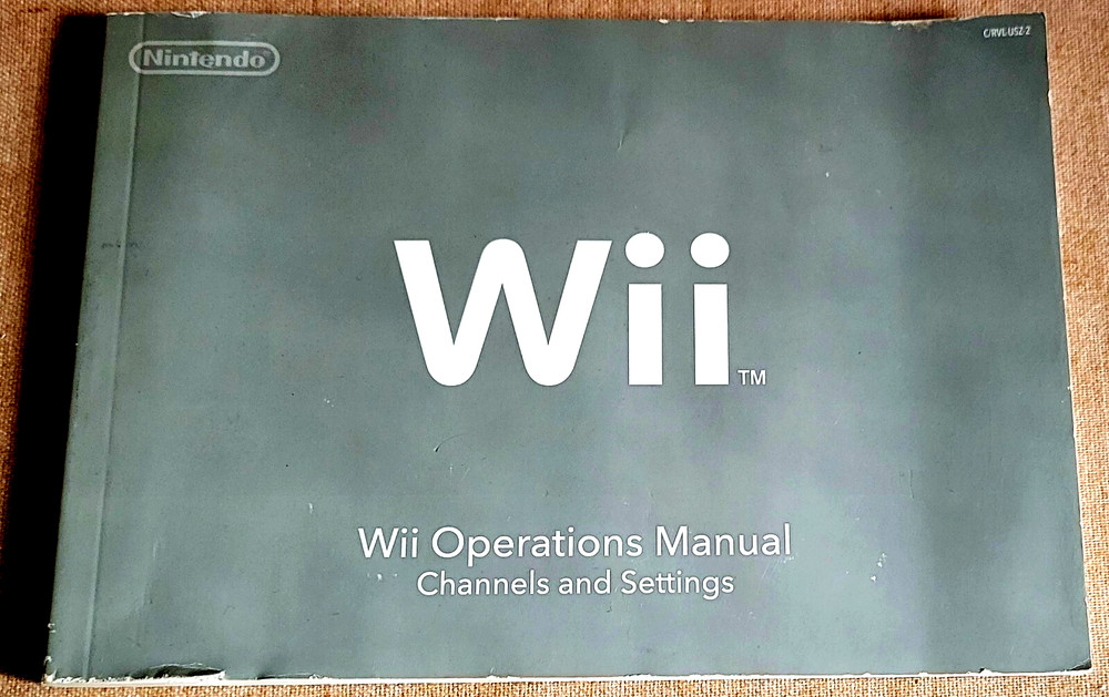 Wii Operations Manual Nintendo 2007 Great Condition