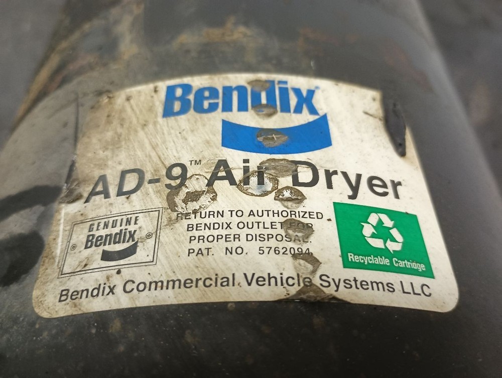 BENDIX AD-9 Air Dryer/Water Separator (11498753